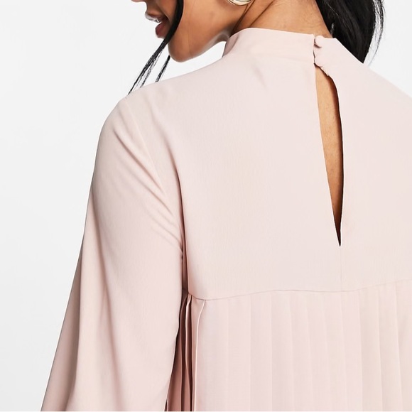 Elegant Pink Pleated Trapeze Dress - Picture 2 of 4